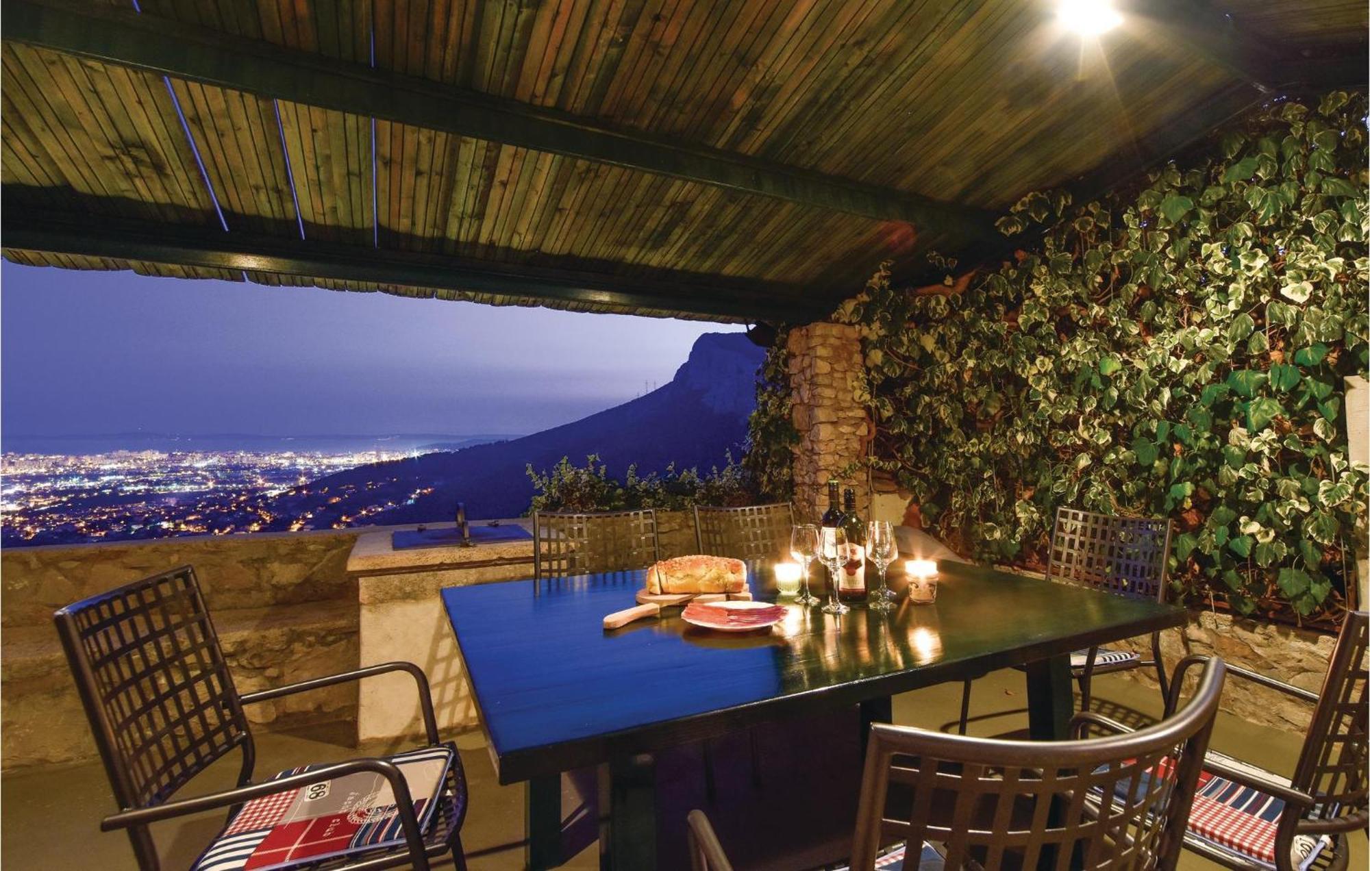 Bobani Gorgeous Home In Klis With Wifi מראה חיצוני תמונה
